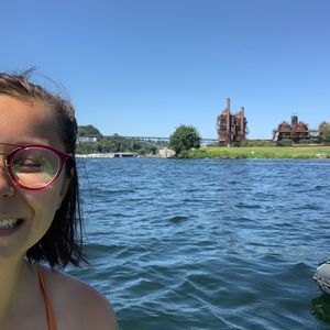 Meet your Posher, Cait